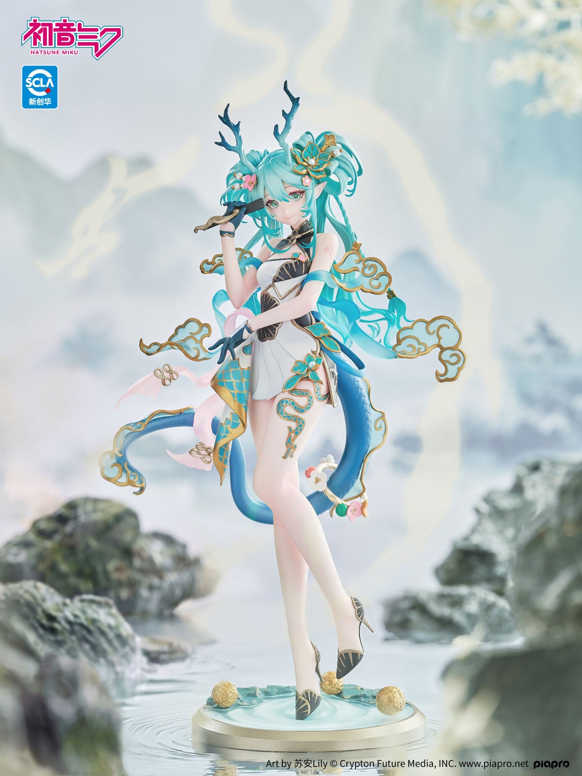 Hatsune Miku Azure Dragon Ver. 1/7 góc phía sau
